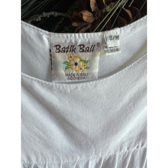 Pristine White Batik Ball Sleeveless Rayon top Size Small/Medium-Not For Sale - Picture 6 of 13